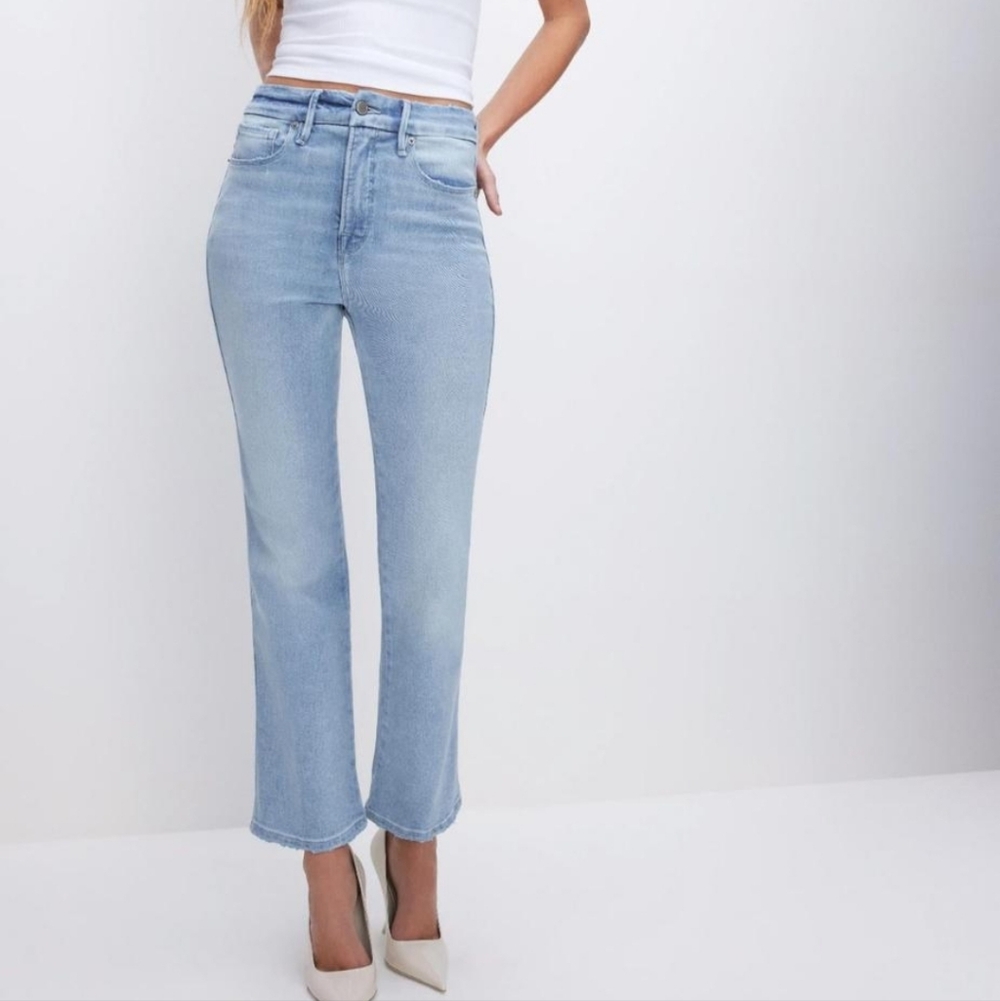 Good American Good Curve Straight Leg Crop Light Wash Blue Denim Jeans